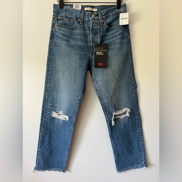 Levi’s Wedgie Straight Jeans - Picture 1 of 4